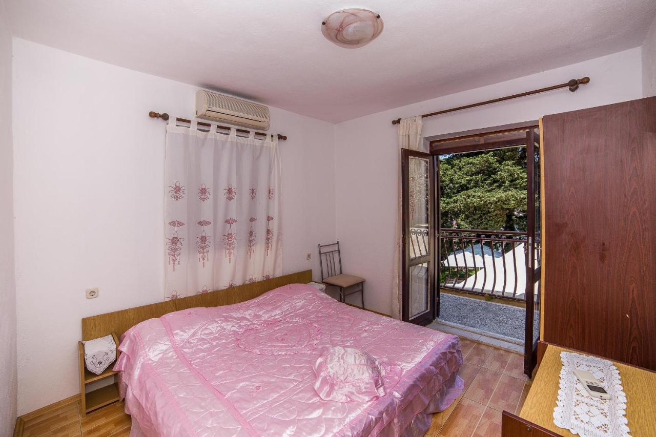 Apartments And Rooms Drpic สปลิตสกา ภายนอก รูปภาพ