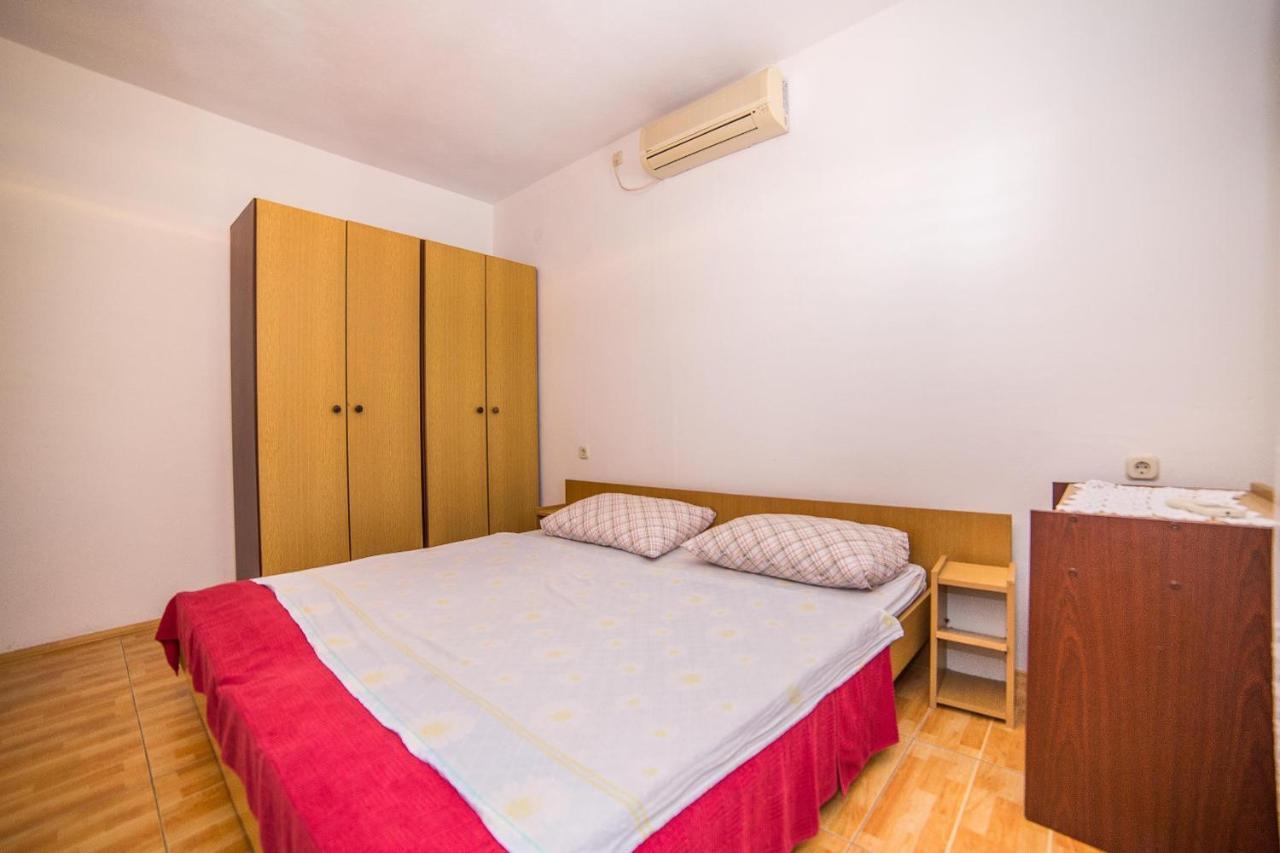 Apartments And Rooms Drpic สปลิตสกา ภายนอก รูปภาพ